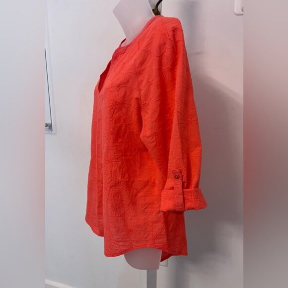 NWOT Chico’s Coral Embroidered Top, Size 2 Perfect for Spring and Summer ☀️ 💐 - Picture 5 of 7